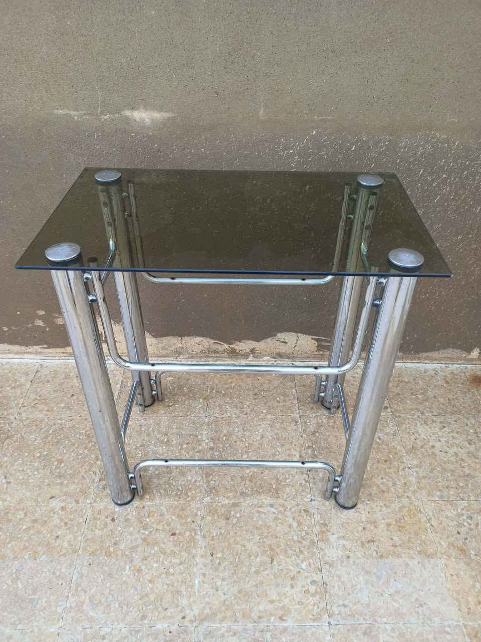 ميز استيل اصلي شرط جديد السعر ٣٠
واتساب ***********
