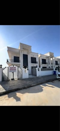 مجمع زنار سيتي • بيت زيرو فاخر • ٤ غرف نوم