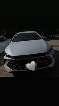 byd qin pls 2025  ابيض داخل ابيض مميز كفاله عامه زيرو عداد hev 1280 رق...