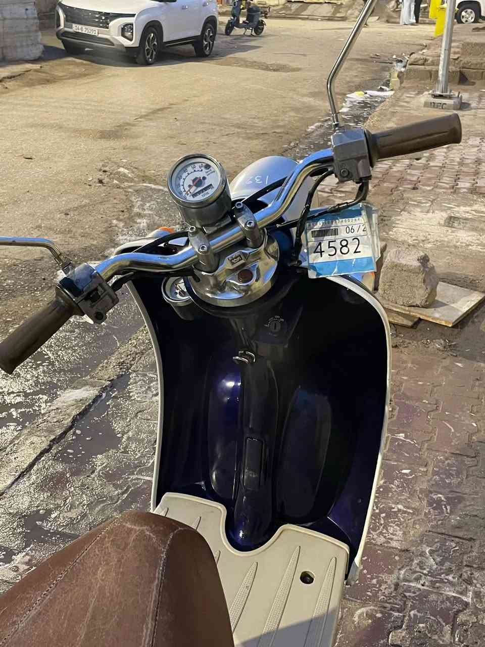 السلام عليكم الدراجه كامله من كلشي شوفة العين ماعدا قبق مال اشاره لو بالف لو بخمسميه مامجفته وين ماتريد نروح ونفحص والدراجه على وضع البلاد ونعمه من الله معدل 60 تنطيك مامتعوبه اخذته من وكيل بل عماره الدراجه بيهه منفيس و مكاتبه بسمي الدراجه (كفراته بيهه شخوط قليله ) من الحاويه مو مني وبلخدمه السعر 750 وبيهه مجال للتواصل
***********
