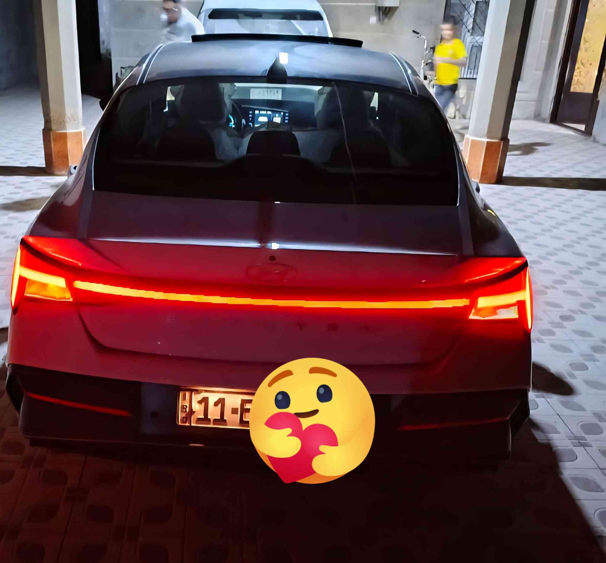 للييع سيارة هونداي النترا خليجي موديل 2024 فول مواصفات ماشية 52 قابل للزيادة تبريد قطعتين مكفولة من صبغ ضربة محرك 2000 بسعر دفترين بيهة مجال بسيط جدا للتواصل رقم ***********
