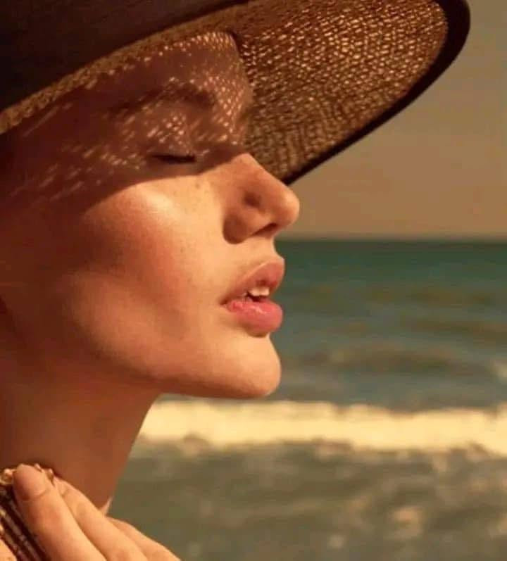 الواقي الشمسي وفونديشن الرائع من بيوديرما BIODERMA  PHOTODERM  MAX SPF 100 TINTED

✅يعطي حماية فائقة من أشعة الشمس للبشرة الحساسة والدهنية والمختلطة وكذلك ✅البشرة  التي تعاني من النمش والتي تتعرض لأشعة الشمس القوية.
✅يتميز بانه يحتوي على كريم أساس 
✅كما يعطي لون بديل لكريم الاساس و يغطي عيوب البشرة بالإضافة إلى الترطيب و الحماية 
✅كمايحتوي على مجموعة فيتامينات اللي تعطي للبشرة نظارة وإشراقة 
✅مقاوم للماء و يبقى فعالاً لفترة طويلة

#الأصلي فرنسي🇫🇷


**إذا كنت صاحب هذا الإعلان وتريد حذفه لأي سبب، رجاءا أرسل رسالة إلى الدعم الفني**