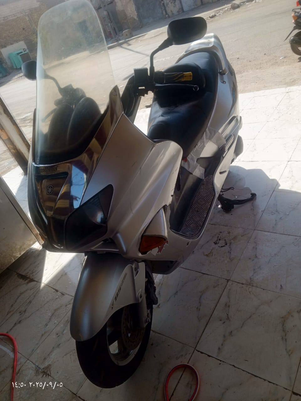 سلام عليكم دراجة فورزةالبيع كلشي شقال بيها دراجة مامفتوحة بس طفت مفاجئة ماعرف شنو العطل دير بس ماتشتقل ابيع كوم حديد سعر ٣٠٠الستفسار ***********
