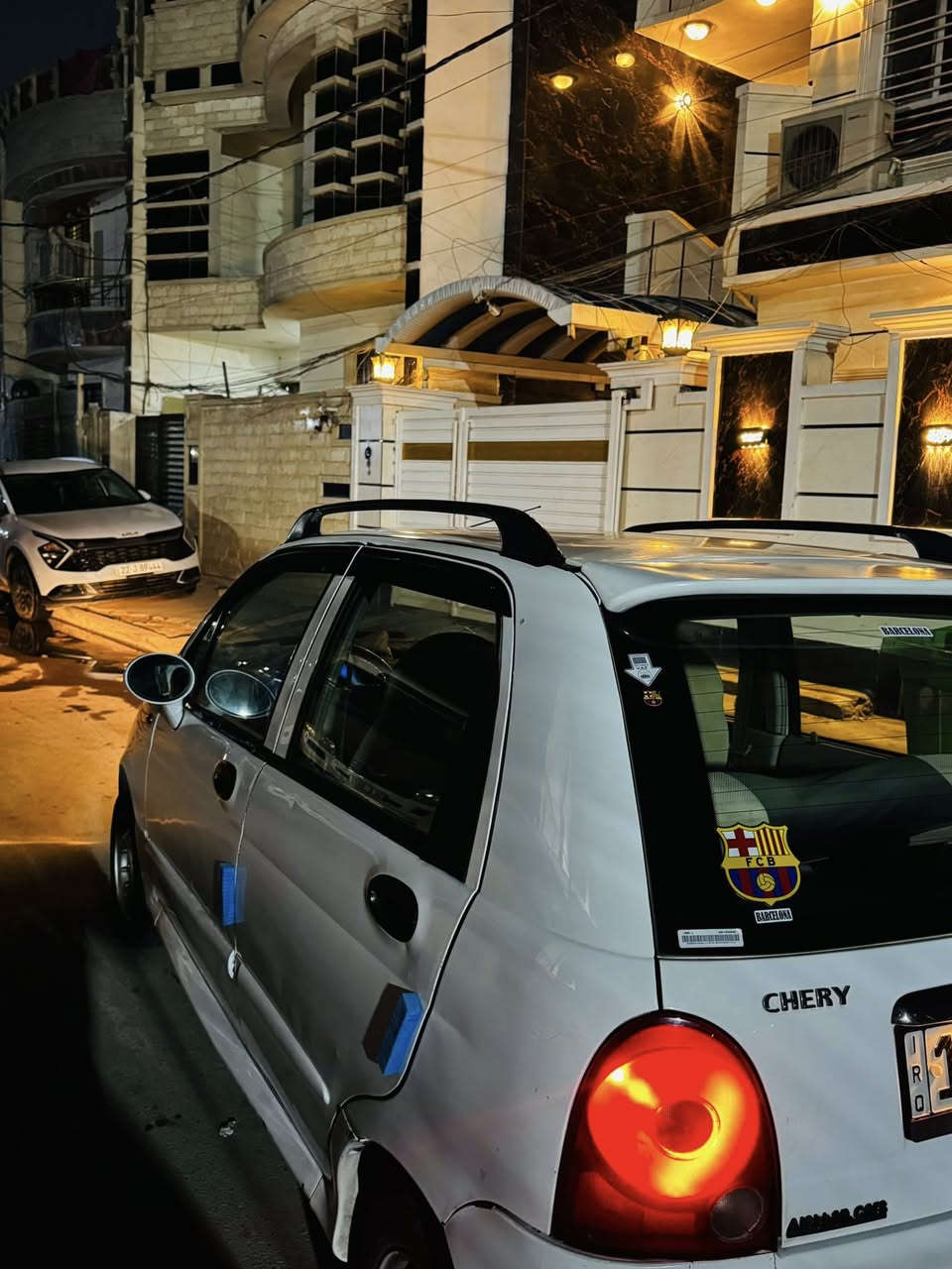 السلام عليكم ، كيو كيو للبيع موديل ٢٠١٣ رقم بغداد بأسمي تحويل ثاني يوم ماشية (٦٦) الف مكينة مكفولة جديدة ممفتوحة كير اوتماتيك على الفحص تبريد ثلج سيارة بدون صبغ فقط بارد بالبنيد داخل السيارة جديد دوشمة كشنات كاعيات تخم تاير جديد دبل مروحة جام يتقفل ويا السويج سنتر لوك كامل سيارة كاملة وجاهزة سعرها ٣٣ وبيها مجال حك الجية مكانها بغداد الدورة 
***********
اتصال + واتساب
