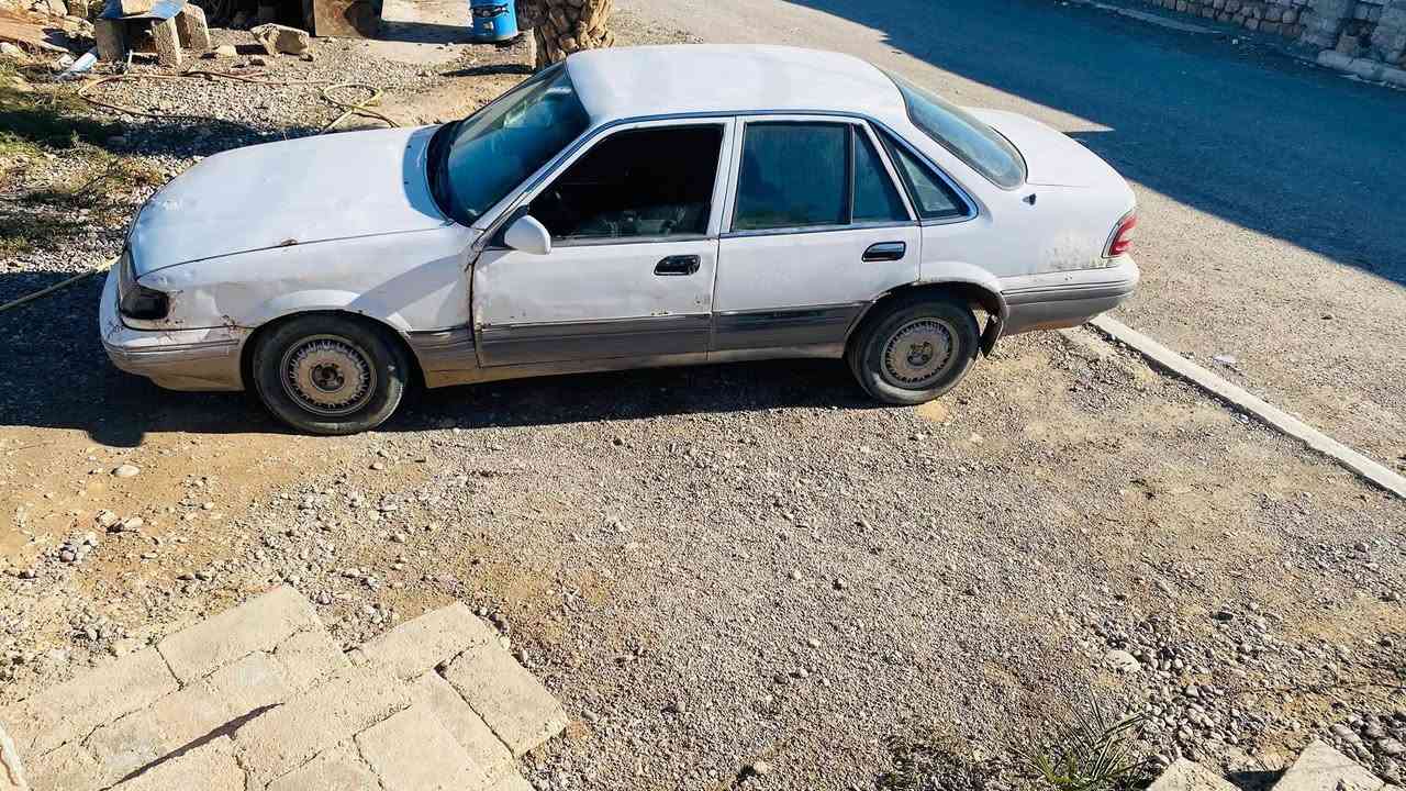 للبيع السعر 12
محرك 20 كلشي مابيها بانزين ودهن بس 
اوراقها كاملة راعيها بغداد 
***********
