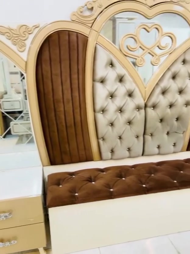غرفه نوم تركي 🇹🇷 
موديل حديث ابو تاج 👑 
10 قطع ضخم مع كنتور ملحق 2 باب شازلون مخزن مراية عاموديه دوار  نضافة 90 💯 
بسعر 875 مع شد ونقل مجاني داخل بغداد 🧑‍🔧🚚


**إذا كنت صاحب هذا الإعلان وتريد حذفه لأي سبب، رجاءا أرسل رسالة إلى الدعم الفني**