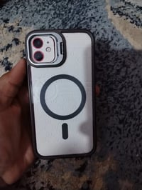 آيفون ١١ • ١٢٨ • ظهر مكسور