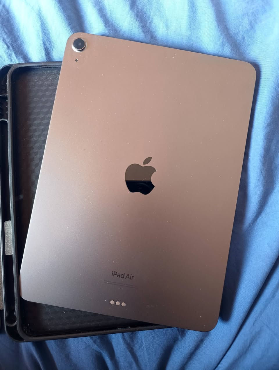 ايباد اير جيل خامس ذاكرة 256 مع القلم جيل ثاني
مع الشاحن الاصلي  
بطارية 89

لو عايز تشتريهم سيب كومنت وانا حبعتلك وان شاء الله نتفق وتتم على خير 🤍


**إذا كنت صاحب هذا الإعلان وتريد حذفه لأي سبب، رجاءا أرسل رسالة إلى الدعم الفني**