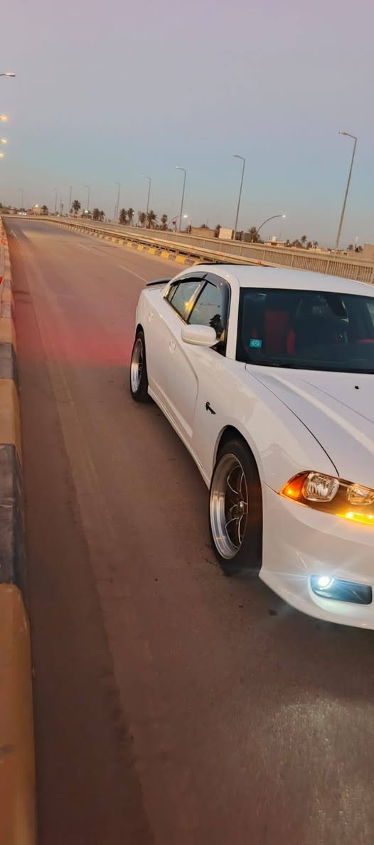 السلام عليكم من رخصة الأدمن المحترم
دوج تشارجر موديل 14 للبيع فقط بدون مراواس رقم بغداد السياره جاهزه ومصروف عليها مال جناي مامشتغله خط ابد جديده كير ومكينه وحداديه وتخم تاير ويل جدد كير طياره شاشه جبيره كامره دواره تحكم استيرن مكينه 3600 جديده تو ويل وبعد بيها مواصفات السعر 140 وبيها مجال للشراي اتصال  ***********
واتساب ***********
