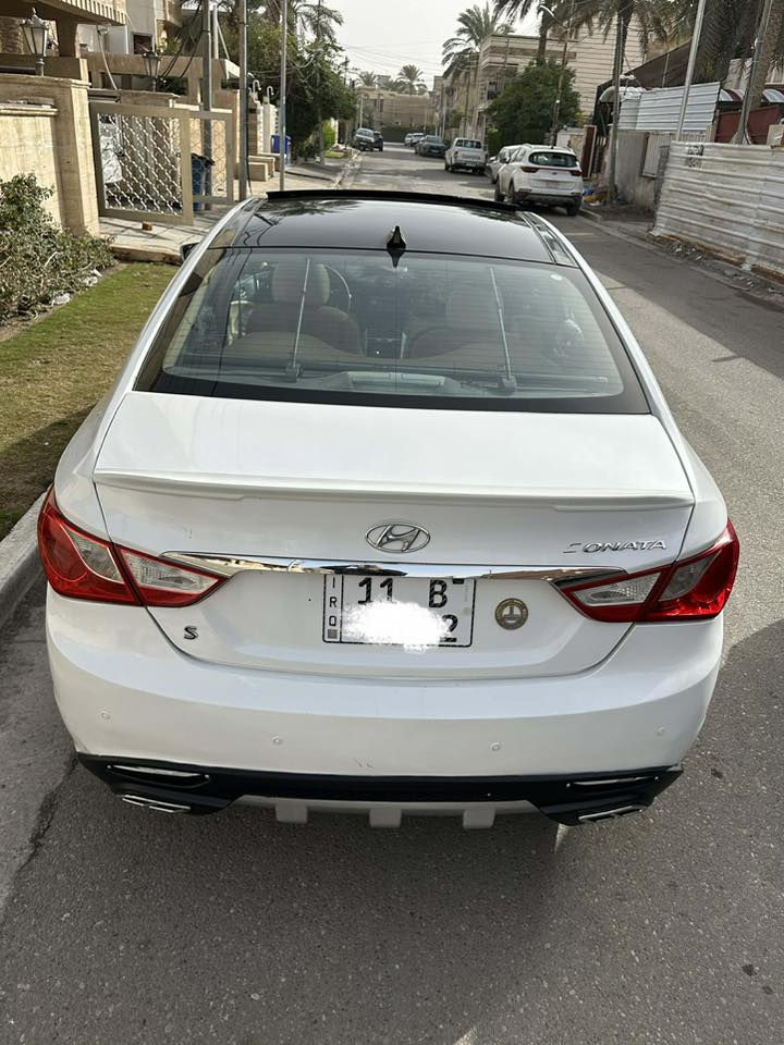 السلام عليكم ورحمة الله وبركاتة🌹
سوناتا موديل 2011 رقم بغداد الدولي ب اسمي هزة وسنوية جديدة فول ماعدا البصمة بانوراما تحكم ستيرن شاشة كاميرا حساسات مكينة 2400 بيها طخات ناشرلك السونار مع الصور
العنوان بغداد حي الجهاد السعر 118$ وبيها مجال بسيط

‭0772 609 1178‬
