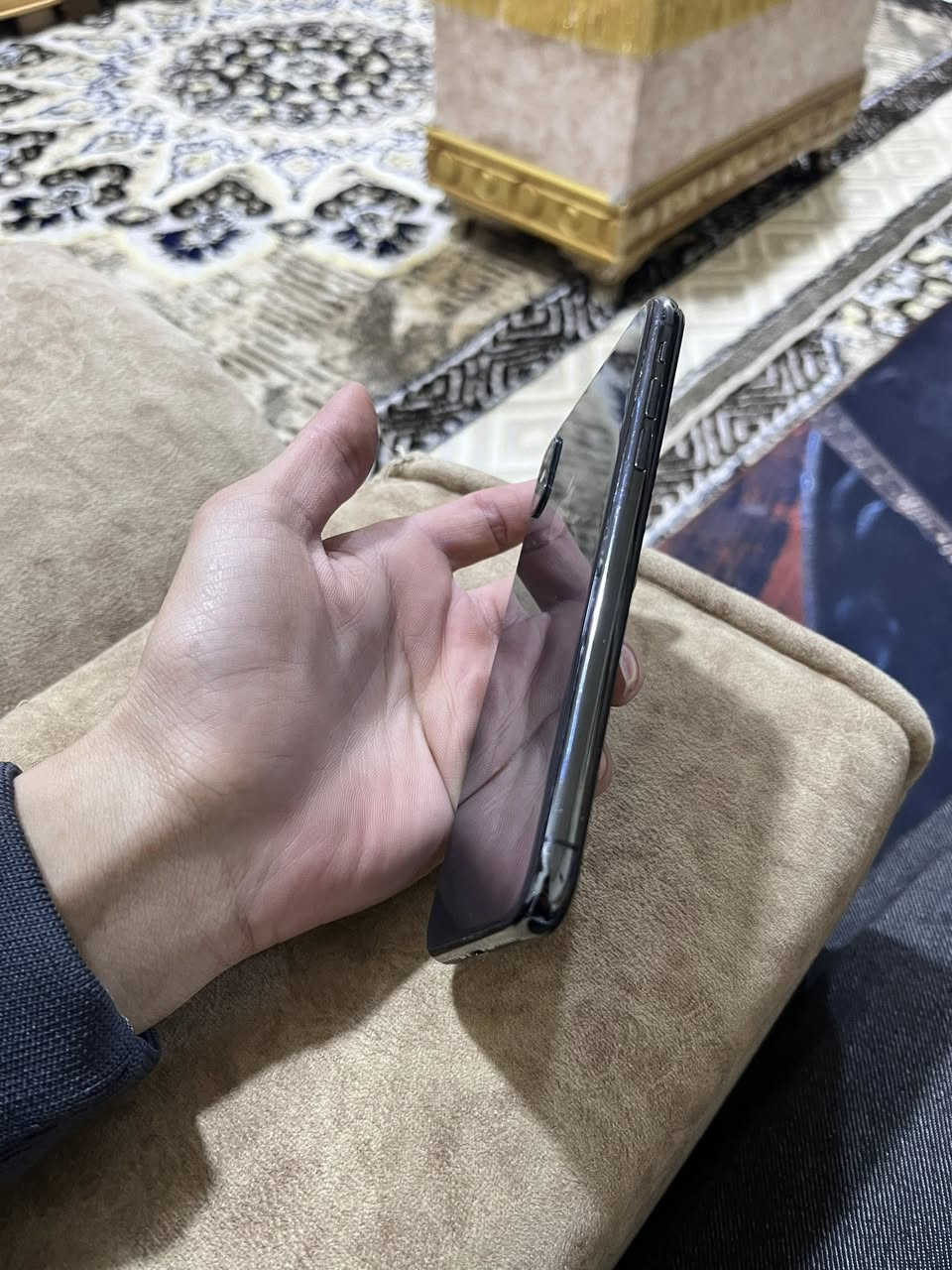 السلام عليكم ايفون اكس إس اسود مبدل شاشه وضهر مفطور بطاريه بل حاسبه 81 وبل جهاز مرفوعه 100 جهاز كلش حلوه واستخدام شخصي ببجي 60فريم السعر 175بي مجال 
رقم الهاتف *********** 
مكان حصيبه الشرقيه
