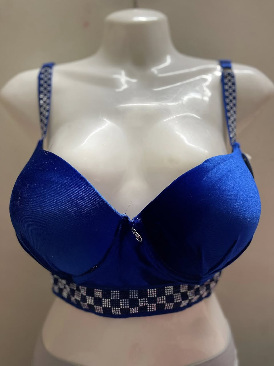 حمالات قياسات من 40
حد قياسات خاصة. 
ماركة اصلي واسعار مناسبة.


**إذا كنت صاحب هذا الإعلان وتريد حذفه لأي سبب، رجاءا أرسل رسالة إلى الدعم الفني**