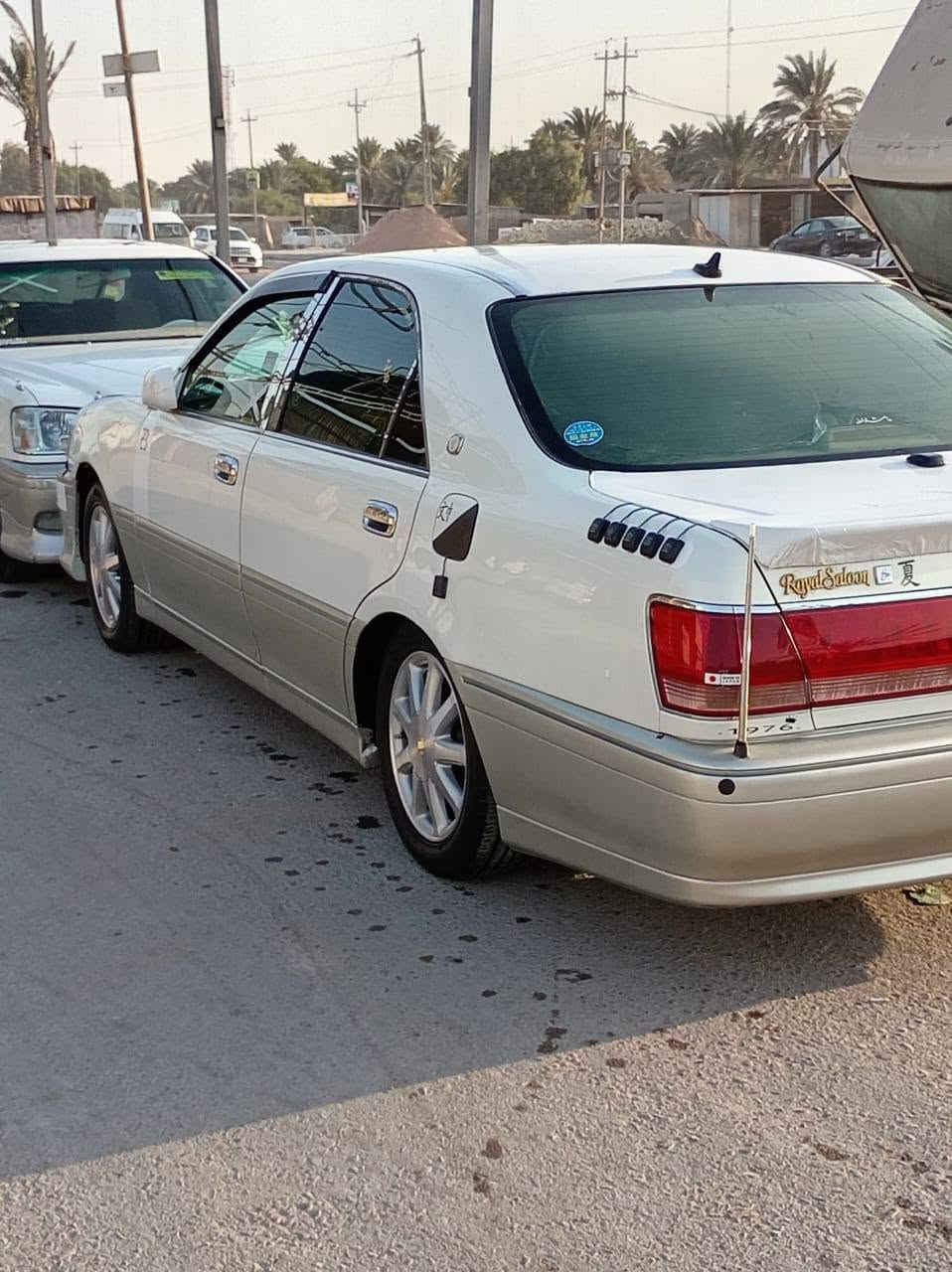 ***********
للبيع تيوتا كروان ملكة مديل 2003 
رقم گركوك مداور ثاني يوم انكليزي 
وين ميعجبك مشروع وطني  
مواصفاتها السياره
✅ اصل كرستال 
✅ديفور الجبير 
✅شاصي 75 
✅3دكم  
✅مري شفط 
✅ستيرن كهرباء
✅كشن كهرباء
✅برده خلفية 
✅تحكمات خلفية 
✅جام كهرباء 
✅داخل بيجي مخمل  
✅تخم تاير جديد  
✅حدادية بلجيس 
✅سبير + عده كاملة 
✅تبريد ثلج سلبت 
✅قواعد ضوئية 
✅شاشة كبيره كرستال     
السياره تحويره نجف فوك وجوه دشبول امارت فقط   
السياره كاملة مكملة••• السعر (115) $ وبيه مجال قليل  لتواصل ***********
