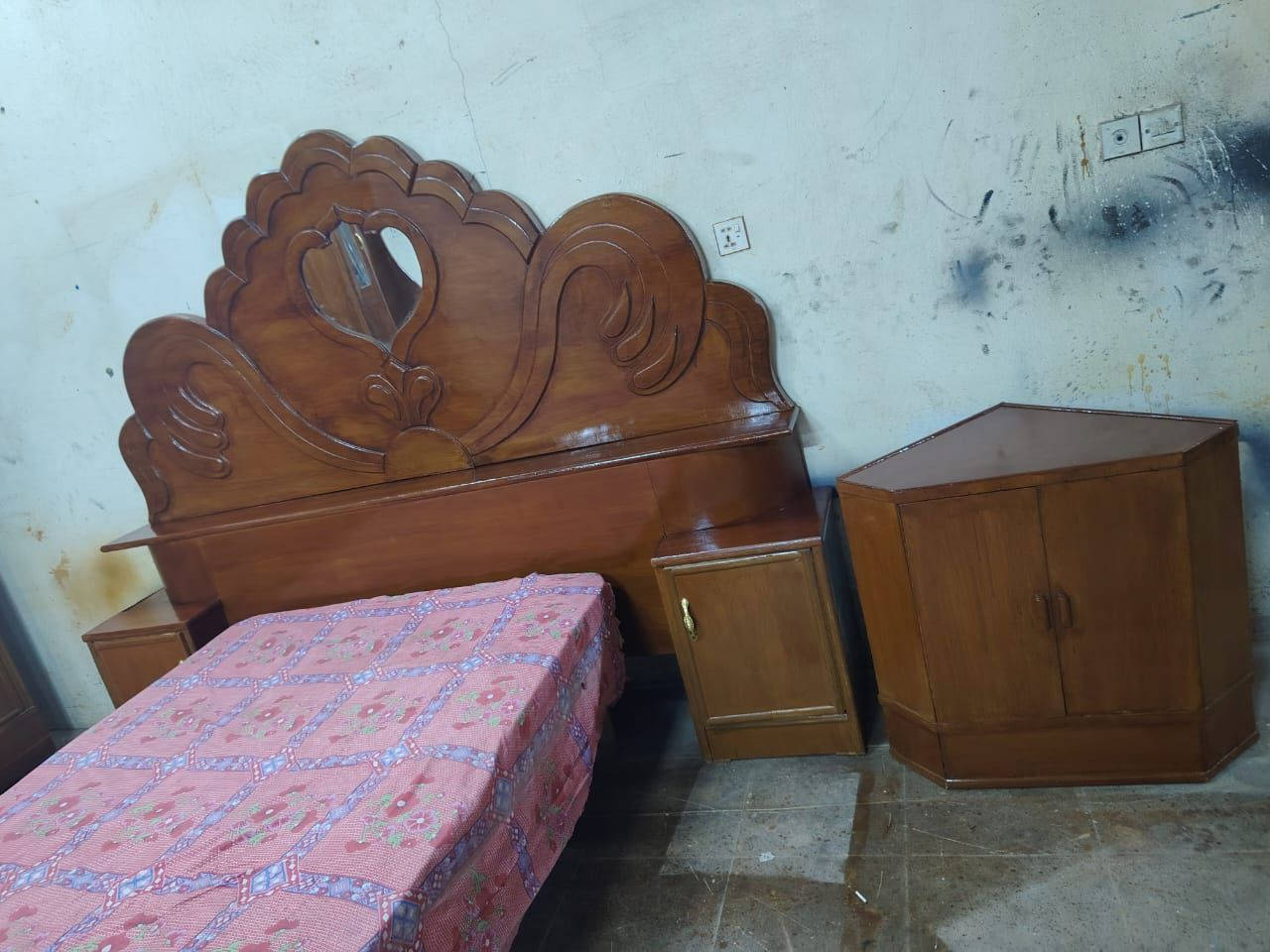 غرفة تسكام صاج كل ضرر مابيه 
السعر 450وبيه مجال 
العنوان حلة ابو غرق حي الحسين يوجد توصيل بكروة 
@إشارة


**إذا كنت صاحب هذا الإعلان وتريد حذفه لأي سبب، رجاءا أرسل رسالة إلى الدعم الفني**