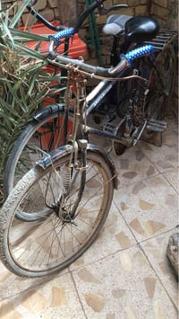 بايسكل بالون أطلس عديله للبيع سعره ٣٥ وبيه مجال للشراي 07716211529