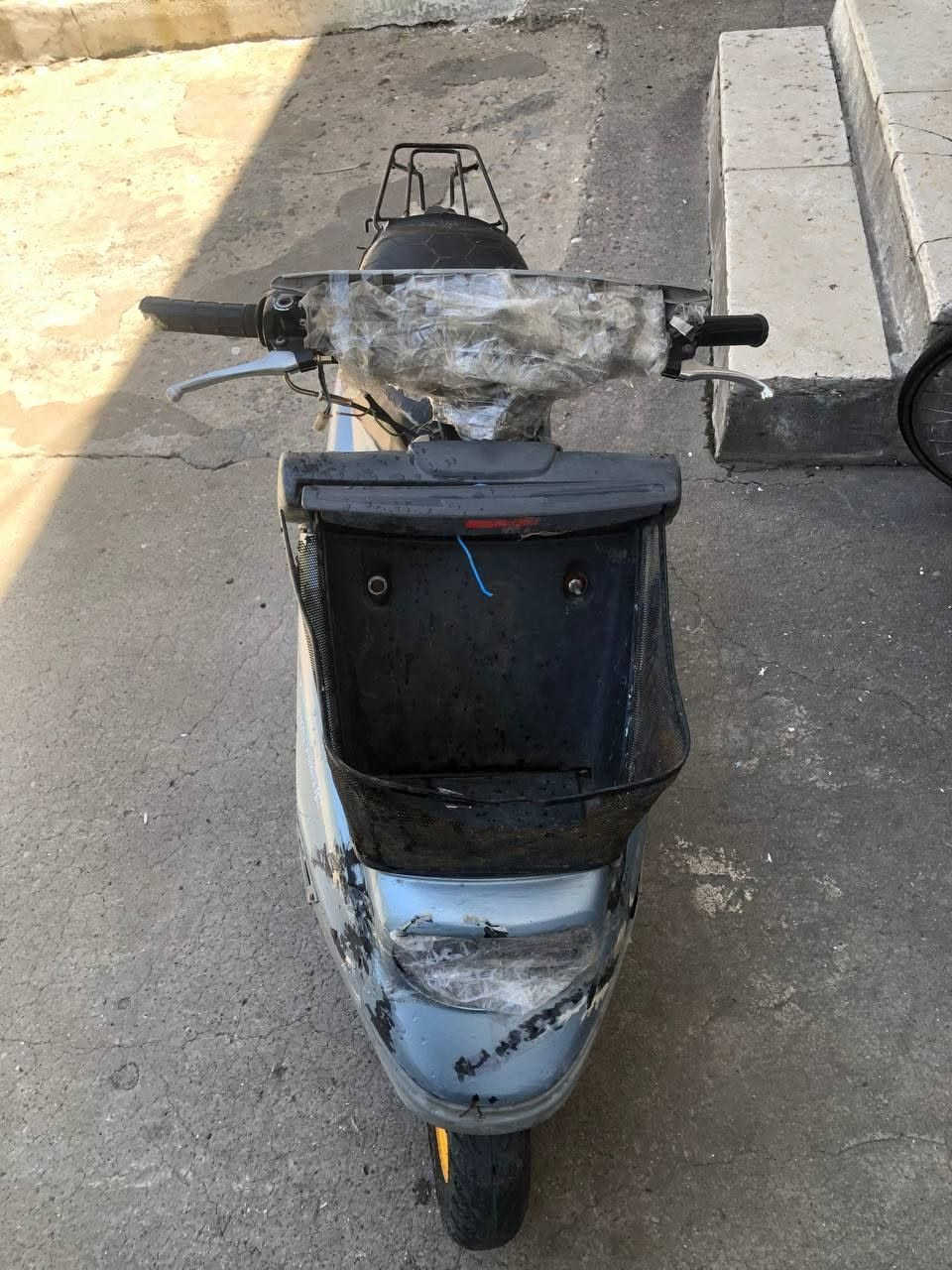 السلام عليكم 
مطور للبيع كدام العين مفتوح بس نضيف حيل مال بيت شرط هندر وآحد 
السعر 170 وبيه مجال للطيبين هاتف 
📞 *********** بيه وتساب
