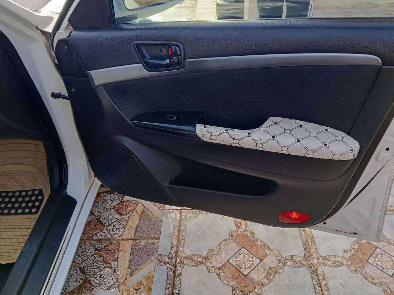 السلام عليكم  للبيع سوناتا مقدس موديل 9 خليجي محرك. 2400المرقوب سياره  ماعايزه شي  السياره صبق حزام بدون دواخل السعر مناسب 98بيها مجال قليل  مال جناي مكان السياره صلاح الدين تكريت  الرقم ***********
