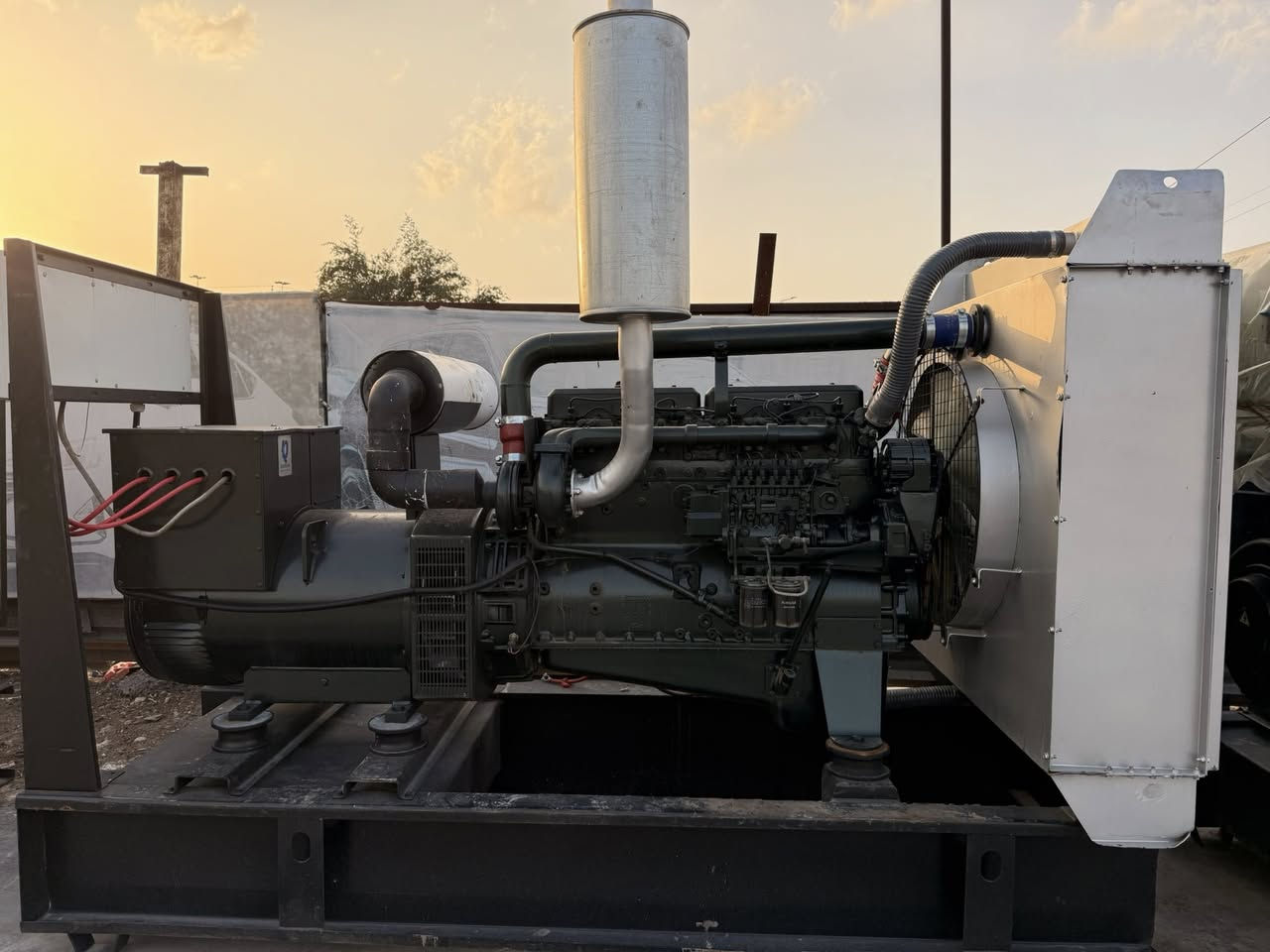 السلام عليكم
سكانيه ١١٣ بم ٨٨ طبك جديد مكينه اوربيه شرط الشغل

توليد 300 كيفي

بم كهربائي فول حمايه 

العنوان واسط الكوت 

اللاستفسار ***********
