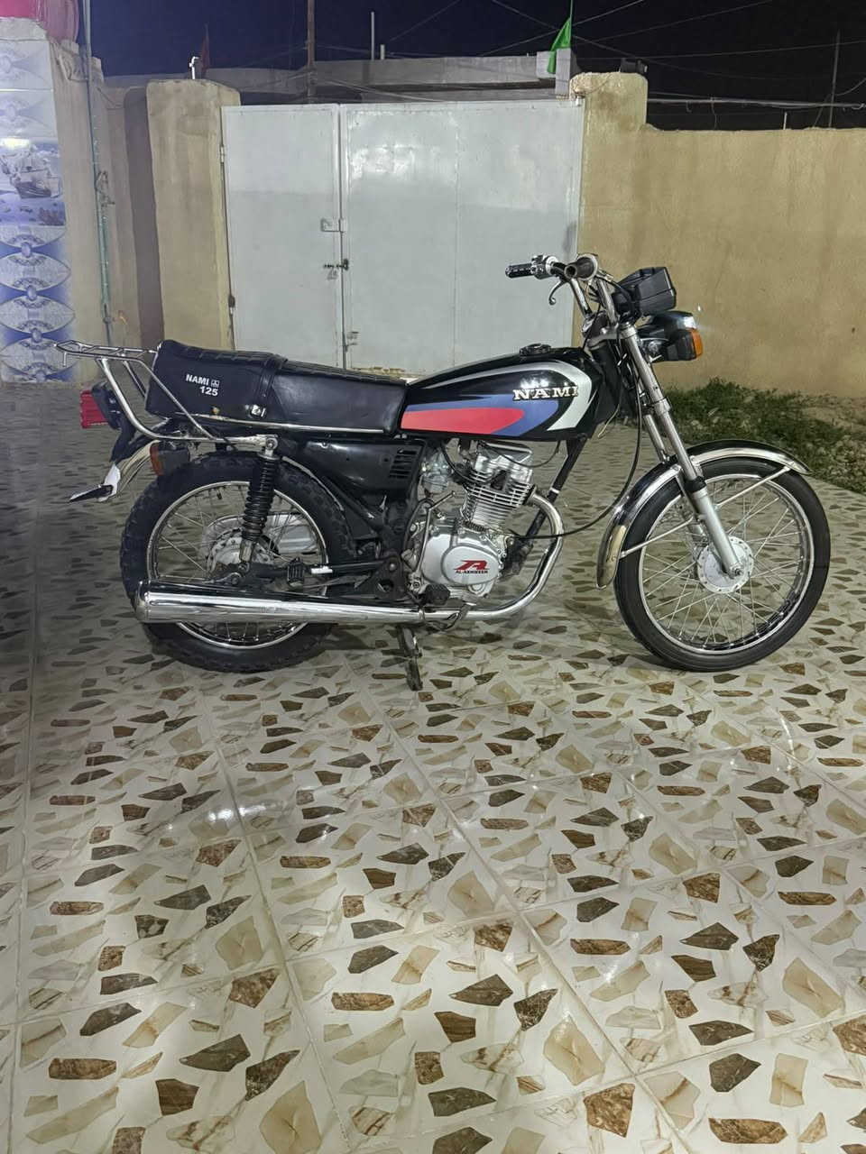 السلام عليكم شباب اربعه قير موديل 20 تعمير 24 اصلي يراجع حلوه خير من الله سعر 650 بيها مجال مكان كوت شارع النفط***********
