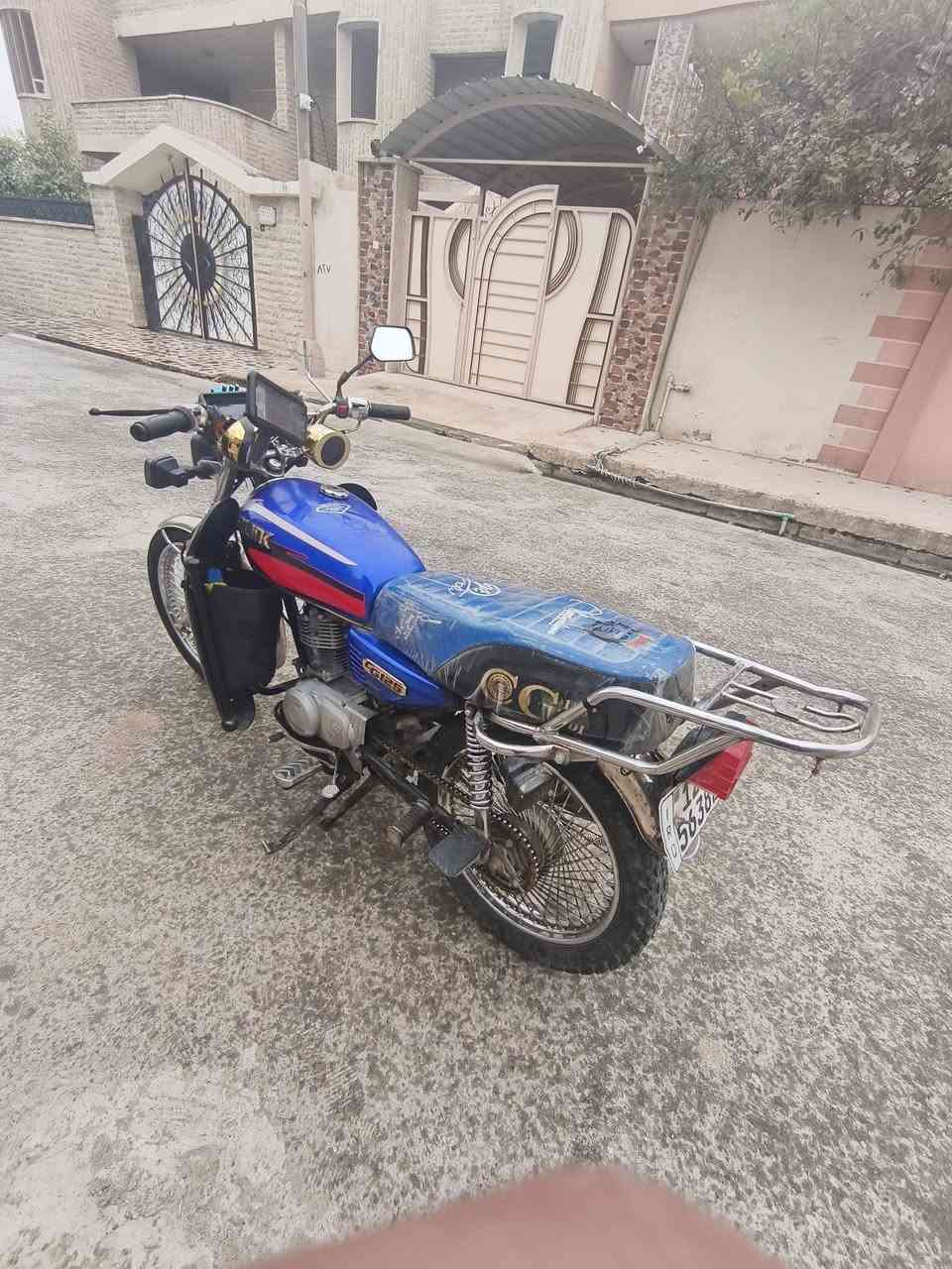 دراجه للبيع تايكر اربع كير 
عنوان الدراجه موصل 17تموز  
 مرقمه رقم نينوى 
الدراجه 
 دهن ابداله امزويل 1/1 دراجه 
موديل 2020
كهربائيات كلها شغاله فول الفول
مابيه اي نقص
ماطور جاهزه
السعر مليون 600 
 اهل ال مليون ونص لا اتعب نفسك اصلا ماابيع 
اتصال***********
+المكينة معمر و كلجات داخل مكينه كله مبدل
الدراجات بيه نقص
