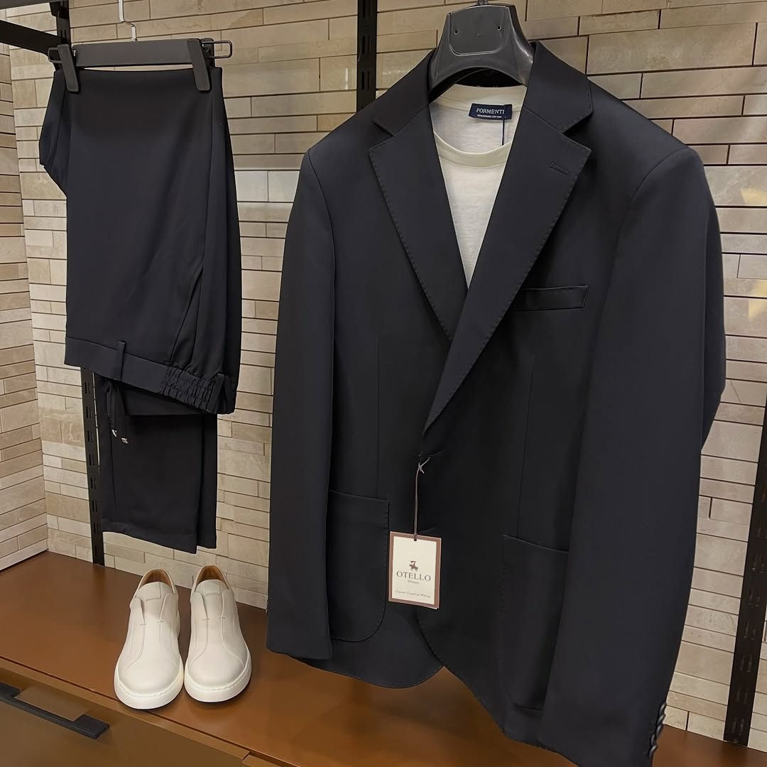 ⁨	⁨	⁨	⁨	⁨ New summer season 
Italian suits 🇮🇹 
الموسم الصيفي الجديد

بدلة سبورت صيفية سباندكس 
متوفر ب ٣ الوان اساسية

السعر : 375,000 دينار عراقي 

العنوان : الجادرية / شارع فندق بابل 
مقابل مطعم أسرار آدم واسواق وفر 

واتس اب : ***********⁩⁩⁩⁩⁩
