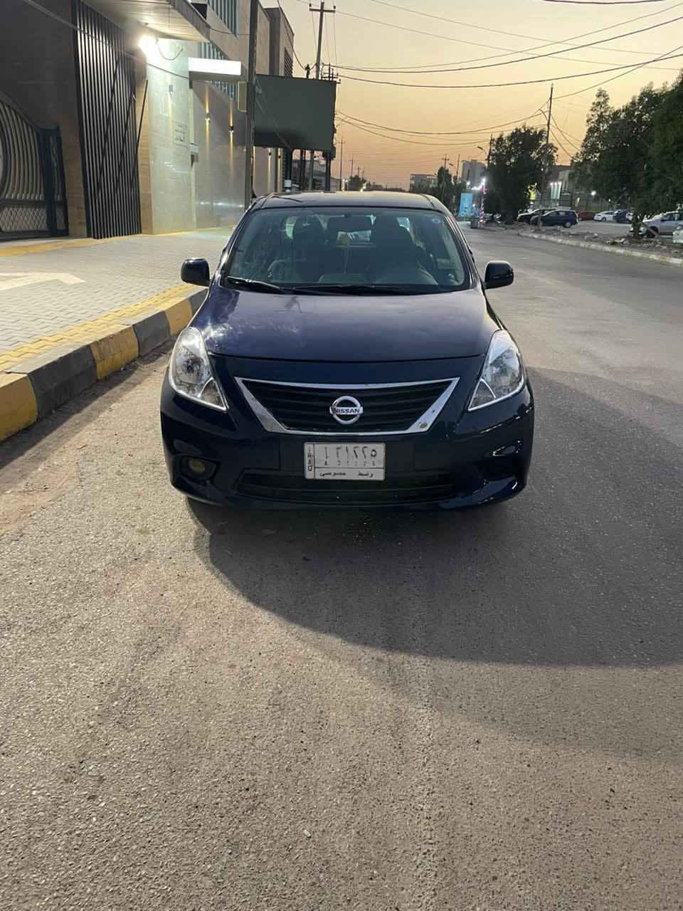 السلام عليكم نيسان فيرسا ٢٠١٢
بيه بس صبغ جاملغين وبنيد اثر جراد سونار موجود 
ماشيه ١٤٩الف
رقم دولي
هزه جديده
كير جديد
تخم تاير جديد
مكينه كايمه شغاله وتمشي السياره بيه بس صوت بلمكينه 
سعر ٨٢ وبيه مجال ***********
