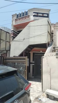 مكتب ابو ساره للعقار دار ١٠٠ متر للبيع طابقين ثلاث غرف نوم وصاله وحولي...