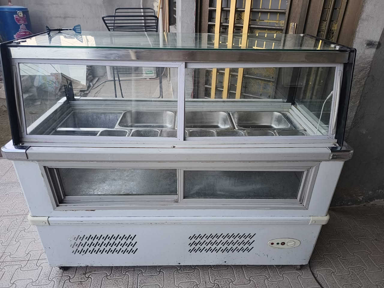 السلام عليكم. براد مقبلات مستعمل للبيع


**إذا كنت صاحب هذا الإعلان وتريد حذفه لأي سبب، رجاءا أرسل رسالة إلى الدعم الفني**