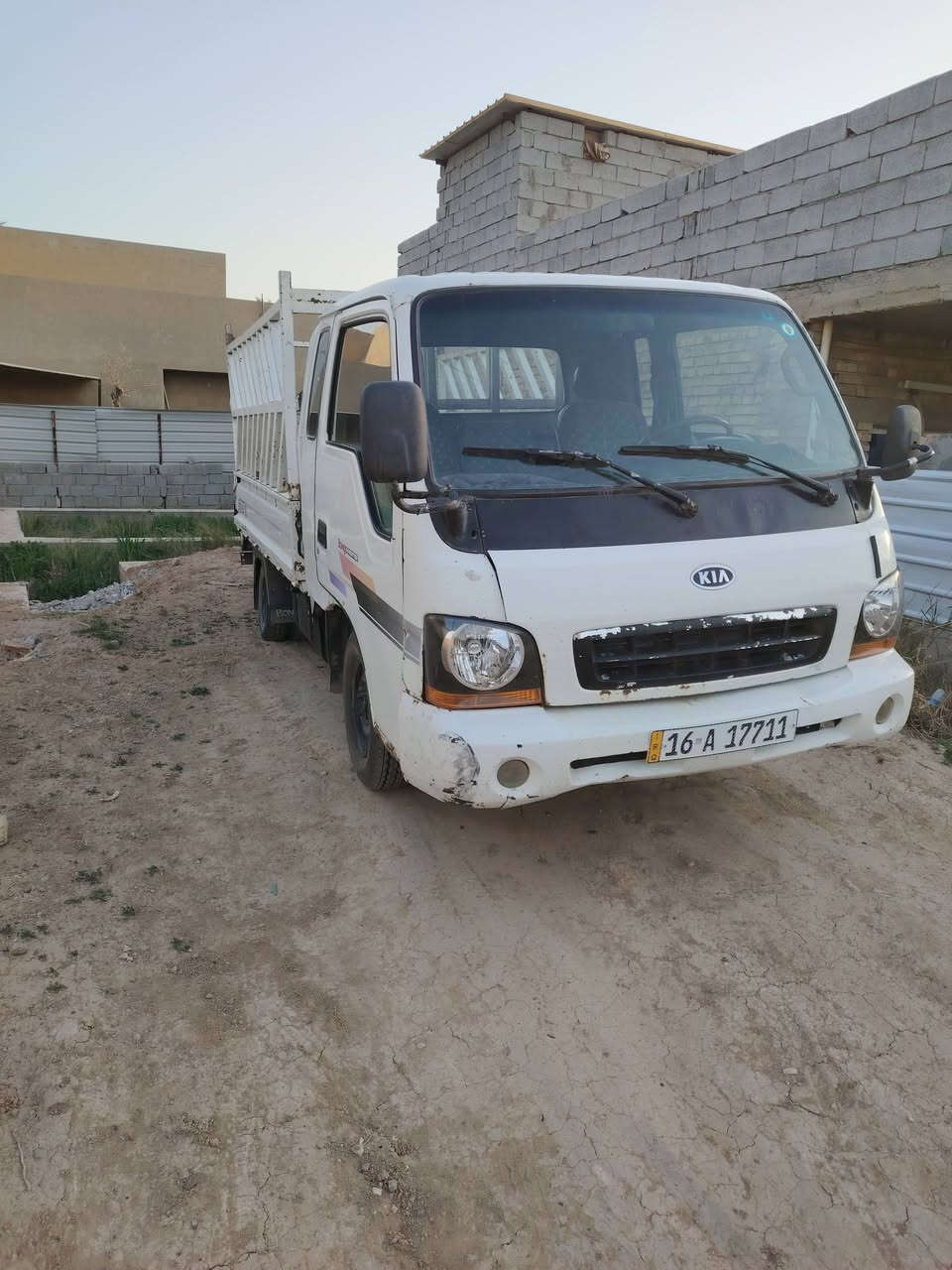 #السلام عليكم
كيا ام عيون موديل ٢٠٠٣ للبيع مكاني بغداد 
سياره مكفوله من العيب الشرعي سياره جاهزه من كلشي 
سياره بسمي تحويل ثاني يوم رقم انكليزي وسنويه جديده
السعر ٦٥ /***********
