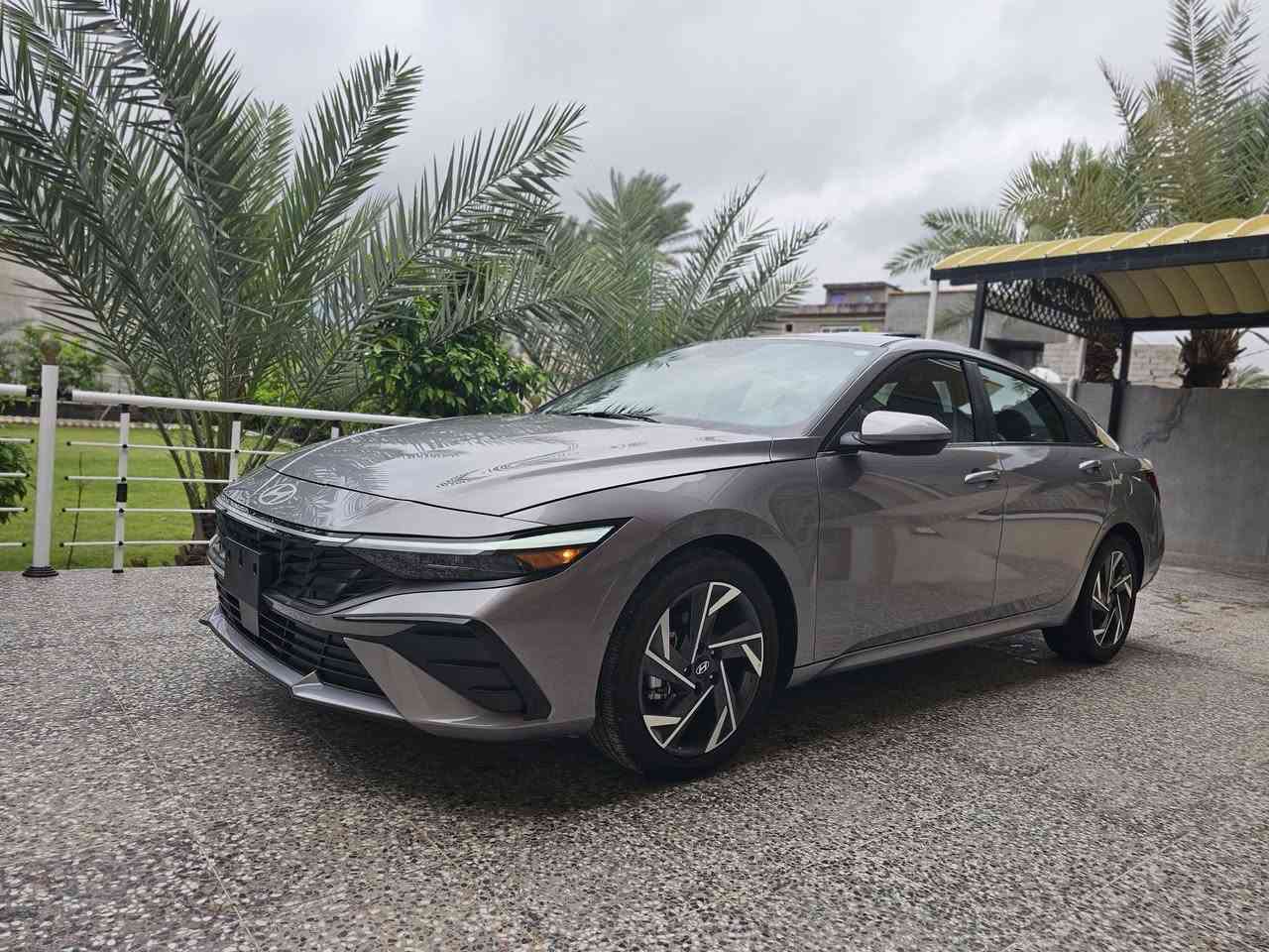 دخول جديد هونداي النترا موديل 2025 ماشيه الف مايل زيرو مواصفات فتحه بصمه سايد بريك بصمه شاشه متصله تجتل ويلكب كروم لد وزنون رادار امامي خلفي جانبي 
تحديل مسار قياده ذاتيه تحكم ستيرن بل كامل لد خلفي امامي ماشيه الف مايل زيرو مكينه 2000 دوش السياره حالين بغداد دخول جديد مصلح كامل حادث بسيط موضح
بارد بلجنه فقط لا تبديل ولا صبغ السياره ليبل واحد 
حلوه السياره كلش ونضيفه مابيه ولا نقص اي ستفسار خاص السعر كتب بل تعليق يوصلك السعر العنوان بغداد جسر ديالى القديم شارع الخدمي العريفيه 
ملاحضه-- السياره بدون رقم 
***********
