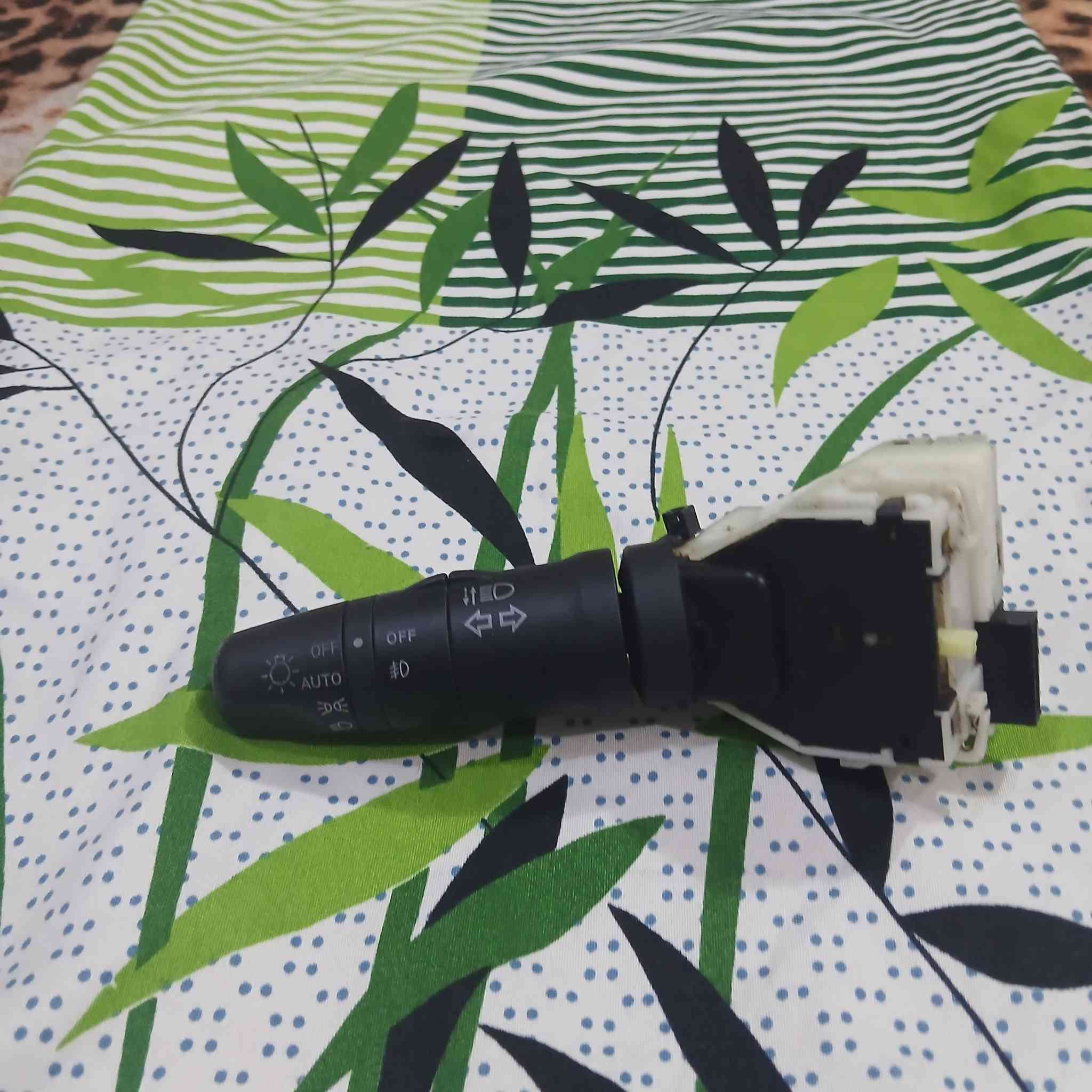 سلام عليكم يدات ماسحه او اشاره نيسان فيرسا تيدا البيع 
سعر تك 15 الف
سعر زوج 25 الف
يوجد خدمة توصيل لجميع المحافظات العراق 
رقم واتساب 
***********
