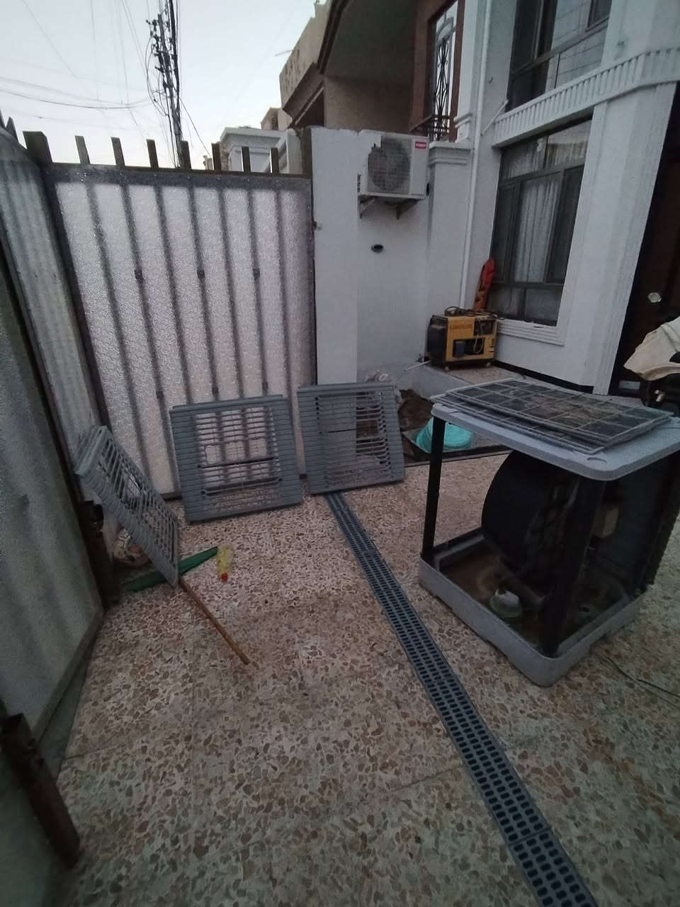 السلام عليكم مبردة صناعية 3 سرعات دفع قوي موضح بالفديو 3 سرعات فقص بس حلفات سعرهة 200 مكاني جكوك 0772200551 واتس اب موجود


**إذا كنت صاحب هذا الإعلان وتريد حذفه لأي سبب، رجاءا أرسل رسالة إلى الدعم الفني**