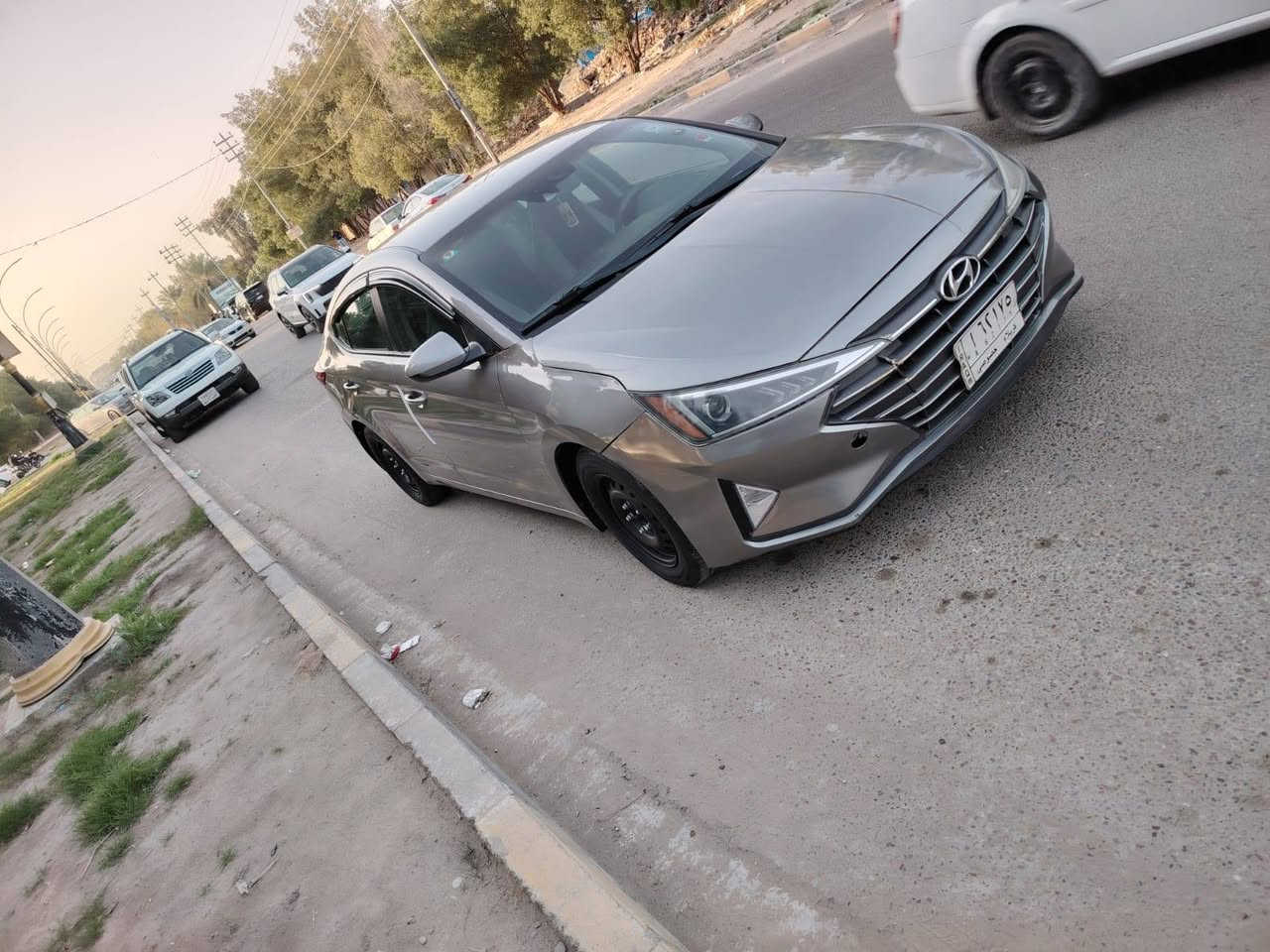 السلام عليكم سياره نوع النترا موديل 2020 مكينه حداديه تخم تاير تبريد مكينه 2000 دوش بيه مكانات صبغ بدون دواخل  فقط اتصال السعر 118 وبيه مجال العلوان كربلاء رقم الهاتف ***********
