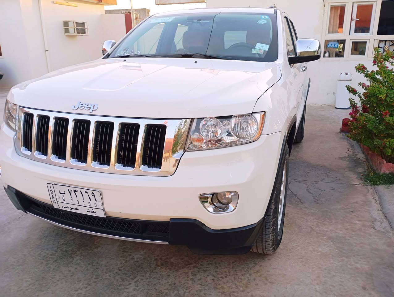 جيب لاريدو موديل ١١سيارة بصمه تشغيل عن بعد كير ومحرك جديد تايرات جدد السعر مناسب والشراي يتواصل ***********
