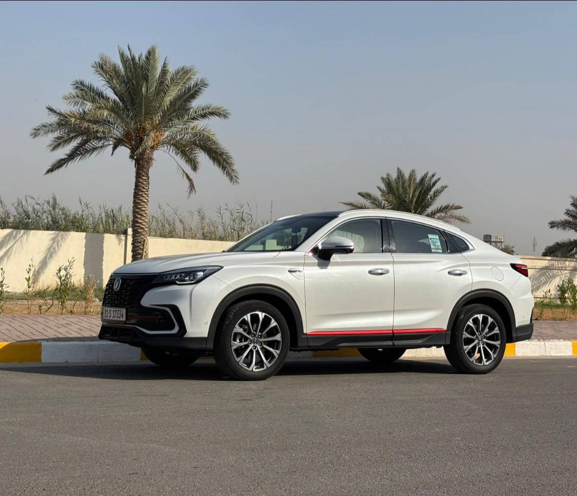 تفيد الشباب والبنات 
شانجان 2024
CS85 موديل فول مواصفات
حرة بأسمي تحويل مباشر
ماشية فقط 37 ألف كيلومتر (داخلة ضمان الشركة)
رقم بغداد انكليزي الجديد
فول أوبشن تشمل كل مواصفات السيارة فول أوبشن شاشة لمس كبيرة كاميرا 360 درجة.
رادار أمامي  تنبيه مغادرة المسار.
فتحة سقف بانوراما.
تشغيل بصمة  تشغيل عن بعد.
تبريد وتسخين سيستم صوت.
إضاءة LED أمامية وخلفية.
حساسات أمامية وخلفية.
كراسي جلد كهربائية مع خزن ميموري.
كير توبترونيك + نظام قيادة متعدد الأنماط.
مكيف ثنائي المناطق.ويل 19 الأصلي.
محرك 2.0 Turbo بقوة 233 حصان.
الضرر مثل ما موضح بالصور.
السعر رقم 1 رد تلقائي
رقم راعيها
0790 180 9406
