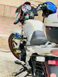 للبيع دراجه سايم ٢٠١٣دراجه مكينه ناعمه وفول دراجه نضيفه اوراق كامله كم...