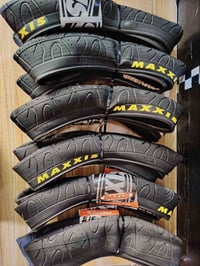 / وصلت اطارات استعراض ماكزز  / طرحه مسح حجم 26/2.50 غير مستخدم جديد وك...