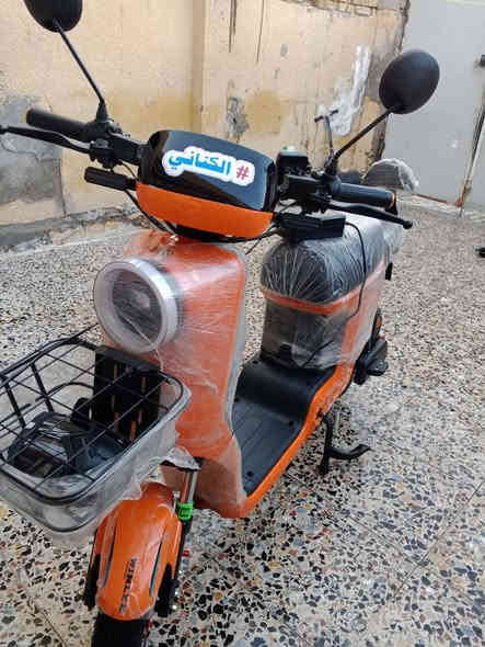 سلام عليكم دراجه شحن R9نضيفه ما صالي سبوع من اخضتهة نضيفه كلش بطاريات5 كبار وياهة شاحنتهة تواصل على الرقم***********بي واتساب
