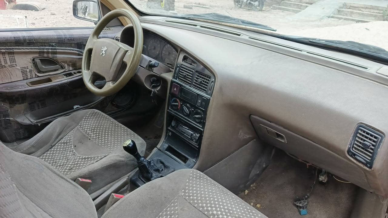 السلام عليكم بيجو لميس ٢٠١٦ بيهة جاملغ اليمنى والبنيد طاير يرادلهة دعامية وبنيد ترتيبات والباقي بلاد مكاني بغداد السلاميات بااسمي تحويل ثاني يوم السعر ٢٧ وبيهة مجال قليل للتواصل ***********
