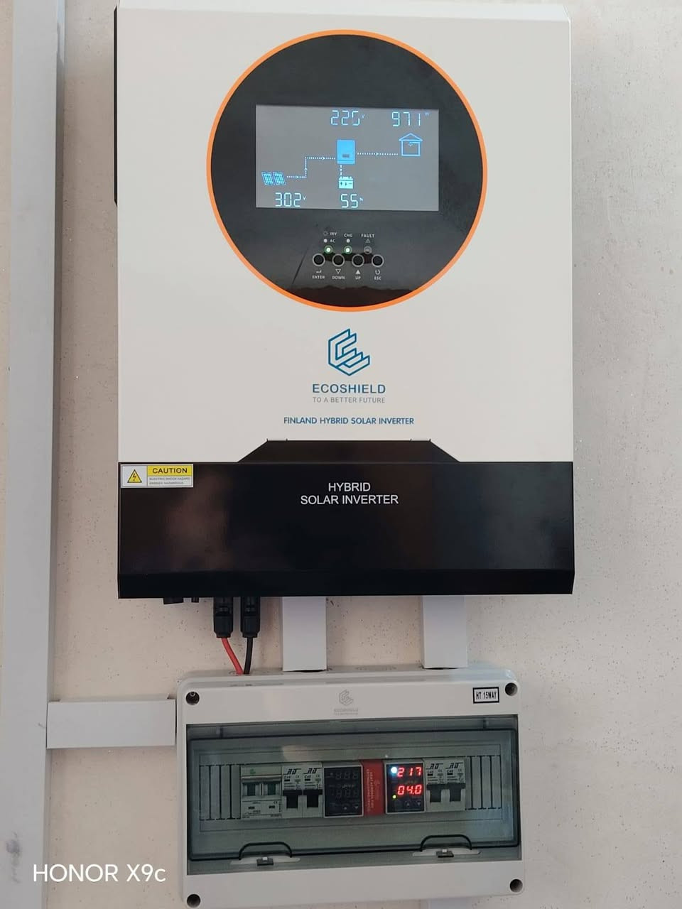 بفضل الله تم إنجاز وتنصيب منظومة طاقة شمسية متكاملة من شركة ECOSHIELD (إيكوشيلد)
لدى الأخ تحسين ألجبوري من قرية شميط 

، بإشراف وتنفيذ مكتب اليمان للطاقة الشمسية، 
⚡ مواصفات المنظومة: 🔹 20 أمبير نهاري
🔹 15 أمبير ليلي مع #منظم_فولتيه 90 امبير 

تتكون المنظومة من: ▪️ انفيرتر ECOSHIELD بقدرة 10 كيلوواط، 
▪️ بطارية ECOSHIELD بسعة 16.6 كيلوواط/ساعة، بعمر تشغيلي طويل واعتمادية عالية.

▪️ ألواح شمسية ECOSHIELD بقدرة 600 واط، ذات كفاءة إنتاجية عالية وأداء متميز.

▪️ هيكل حديد مغلون مقاوم للصدأ والعوامل الجوية.
▪️ بورد حماية متكامل لضمان أعلى درجات الأمان.
▪️ أسلاك نحاسية عالية الجودة مع جميع الملحقات والتجهيزات الخاصة بمنظومات الطاقة الشمسية.
✅ شركة ECOSHIELD

📍 العنوان: ناحية الزاب – قرية النميصة – الشارع العام – مجاور مدرسة إبراهيم عليه السلام.

📞 للاستفسار والحجز: ***********/// ***********
#ECOSHIELD #ايكوشيلد #مكتب_اليمان_للطاقة_الشمسية #الطاقة_الشمسية #طاقة_متجددة #اعمال_يومية
