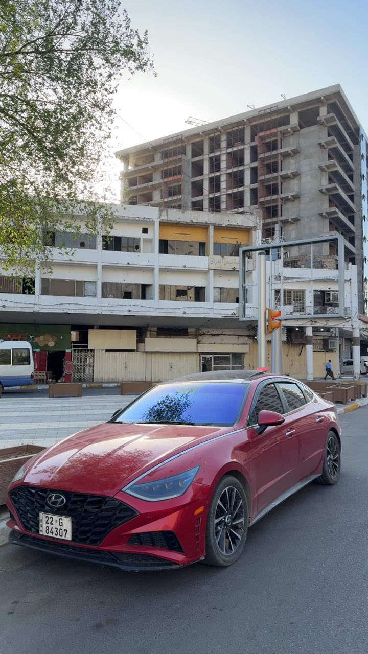 هونداي سوناتا الفئة لمتدد فول 1/1
الموديل : 2021  فول فول مواصفات 

اللون :احمر
اللوحة :مرقم اربيل
نوع الحادث : سليم (كلين تايتل)

بل عراق صار بيها قطعتين صبغ فقط بدون دواخل 
__________________________
الــمــواصــفـــات :-
⚫️ - محرك 4 ١٦٠٠ تيربو
🔴 - كشنات جلد 
⚫️ - 4كاميرات محيطيه
🔴 - شاشة كبيرة 
⚫️ - تبريد قطعتين امامي خلفي
🔴 - سستم صوت متكامل 12 سماعة (BOS)
⚫️ - بصمة  تشغيل وابواب 
🔴- كشنات كهرباء  
⚫️- حساس امامي خلفي عدد 12 
🔴- كشنات تدفئة تبريد 
⚫️ -شاحن لاسلكي
🔴 عداد ديجتل   
⚫️- سايد بريك بصمة
🔴- درايف مود (5 انظمة قيادة)   
⚫️- رادار جانبي - رادار امامي 
🔴- بانوراما 
⚫️- تشغيل عن بعد 
🔴- نظام ركن السيارة عن بعد من خلال بصمة السيارة  
🔴- كير دكم
ماشيه 62

السعر 157$

رقم الموبايل ***********
