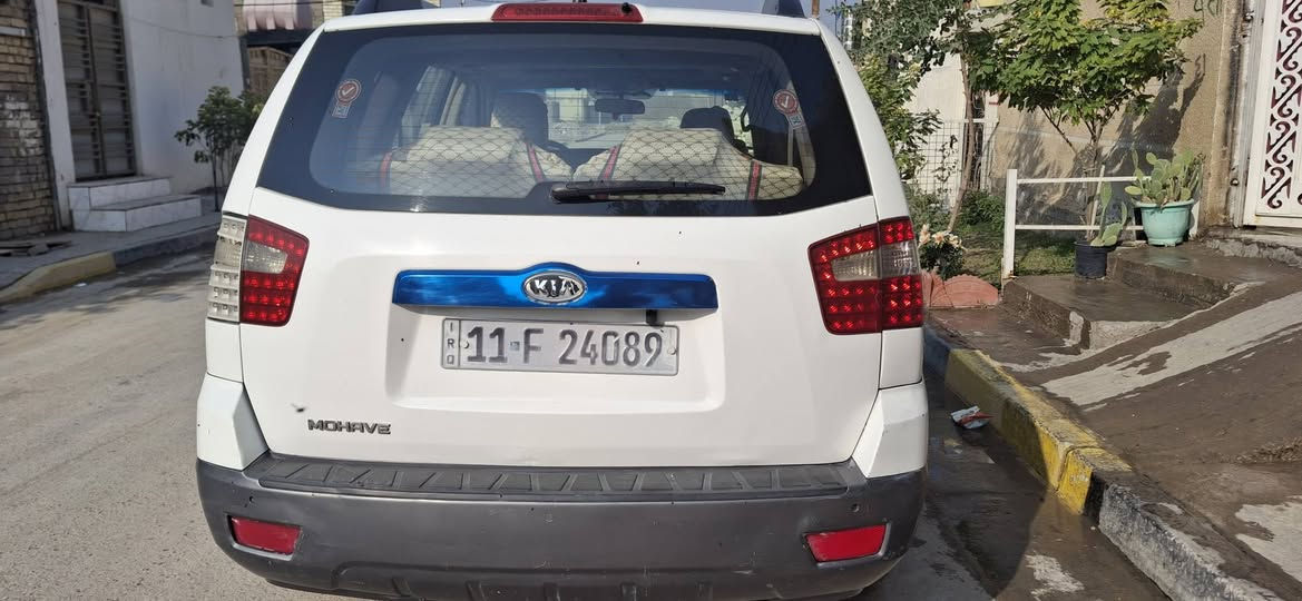 مهافي 2010نص فول فور ويل السياره جاهزه مكينه هسه شادهه
صبغ جاملغ الخلفي
تحكم ستيرن 
تخم تاير صدر جديد
7راكب تبريد 3قطع
السعر 130 رقم بغداد بسمي
مكاني بغداد ***********
