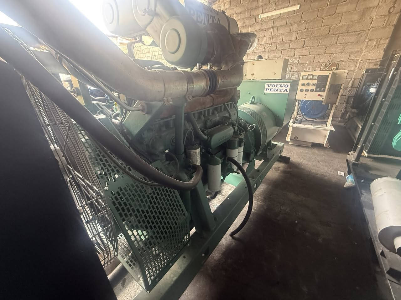 السلام عليكم
فالفو. 1631 اوربي سويدي 
500Kva 
ساعات العمل اقل 1000 ساعه 
نظام اوتو حمايه فول اوتماتيك
وضع بلاد شركة  
أربيل صناعه جنوبيه 
نظام اوتو حمايه فول اوتماتيك
وضع بلاد شركة  
🚚يوجد توصيل الى جميع المحافظات وبضمان🚚
🚚كياندن هةية بو هةموو شاركان بةكرينتى🚚
 للاستفسار:
 ابو علي 
***********
***********
***********
