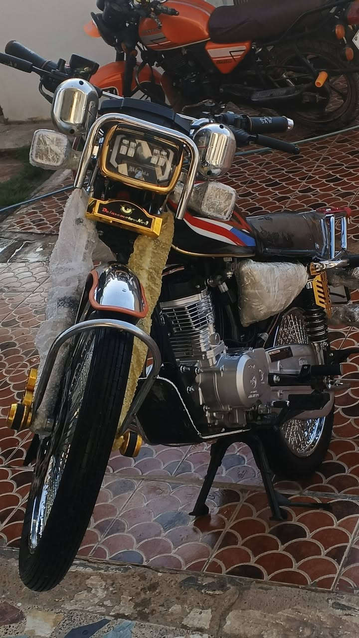 سلام عليكم دراجة نامه برو للبيع موديل 26 بعدة زيرو اوراق كاملة مكاني ديالى منصورية  الجبل وسعر اتصل *********** خاص ما اجاوب 👍
