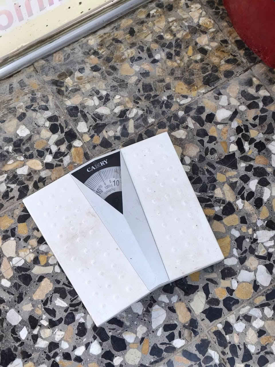 ميزان بسعر ٢٠ الف
سدية حديد اصلية الفوك قابل للتطبيك من الرأس يصعد وينزل متحرك السعر ٨٥ الف
كرسي ثلاثي بسعر ١٢٠ الف
رفوف تتكون من ٧ رفوف خشب تركي الواحدة بسعر ٧٥
طبلة او طابورية او ترهم كرسي بدون ظهر بسعر ١٥ الف
سبلت يشتغل تدفئة تبريد حجم صغير خذتة ب ٤٠ رايدة ب ٣٥ ممستخدمة اصلا ولا مشغلة بعدة بلجيس
الغراض اجدد من الجديد للتواصل واتساب
 ***********
