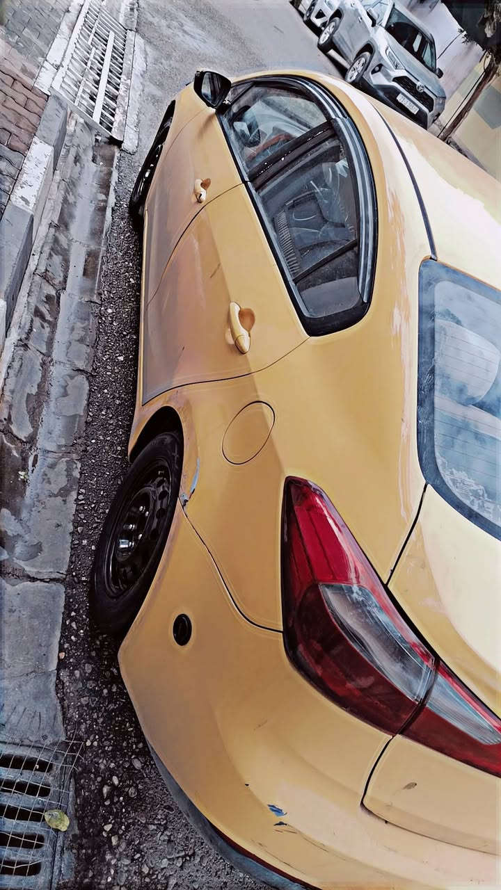 كيا فورتي 2014 مشروع وطني بسمي كير مكينه شرط 
تدفه تبريد شغال  مرايه كهربائي شاشه كامره سياره بدون ضربه جاهزه مابيه نقص بطاقه بنزين   بيه منظموعه غاز وياه السعر 100 بي مجال 
***********
