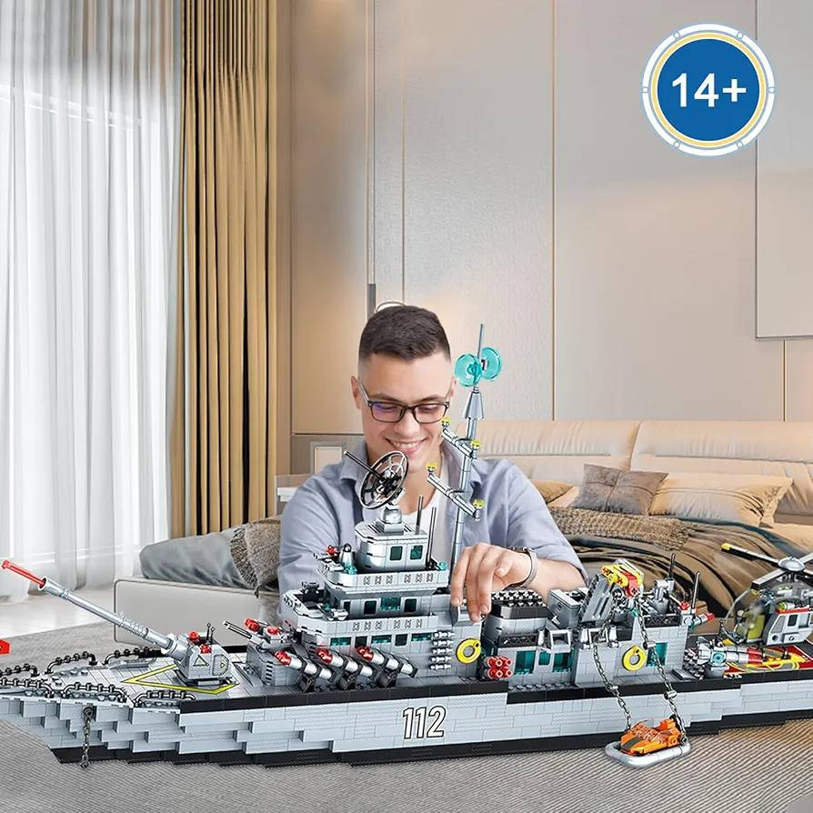 مجموعة بناء السفن الحربية العسكرية من PinkBee، وتتميز بنموذج طراد صواريخ كبير مع ميزات واقعية. 
خيارات البناء: تتيح المجموعة بناء سفينة حربية ضخمة (بطول يصل إلى 80 سم) 
التفاصيل: يشتمل النموذج على تفاصيل واقعية مثل رافعات كبيرة لإطلاق قوارب النجاة، ومدفع رئيسي قابل للدوران.
التوافق: المكعبات متوافقة مع العلامات التجارية الرئيسية الأخرى لمكعبات البناء.
المحتويات: تتضمن المجموعة مروحية عسكرية بالإضافة إلى السفينة الرئيسية ونماذج أخرى
السعر : 25 الف / يوجد توصيل
#lego #عالم_المكعبات #مجسمات #عراق


**إذا كنت صاحب هذا الإعلان وتريد حذفه لأي سبب، رجاءا أرسل رسالة إلى الدعم الفني**