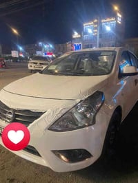 نيسان سني هندي 2024 مكفول عام ماشيه 15الف   دوشمه أرضيه وجنطه.تغليف كش...