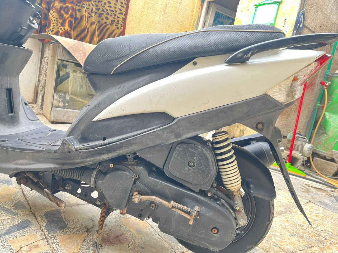 السلام عليكم دراجه ماكس عدل مكينه ما مفتوحه لا تبخير ولا تنقيص كهربايات كلهه شغاله سلف هندر شلعه معدل لايت عالي ناصي اشاير كلهه شغاله كفرات بلادي تايرات جدد قفل جنطه قفل ستيرنن
مكاني بغداد حي النصر السعر 650
***********
