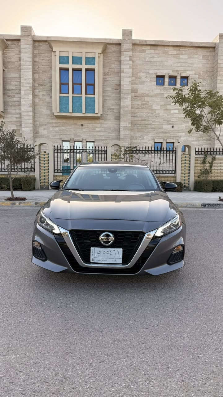 للبيع نيسان اللتيما 22 حادث جاملغ فقط فقط مبدل نفس اللون ماشيه 39 ميل  بسعر 177 $ مكان سياره كربلاء 
***********
